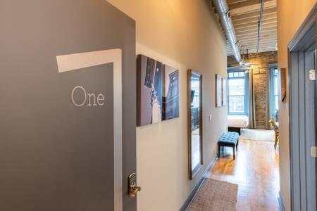 Hip Urban Loft - Small Town Charm - 124 Lofts #1 West Dundee Dış mekan fotoğraf