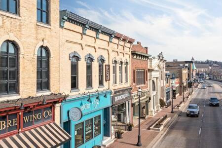 Hip Urban Loft - Small Town Charm - 124 Lofts #1 West Dundee Dış mekan fotoğraf