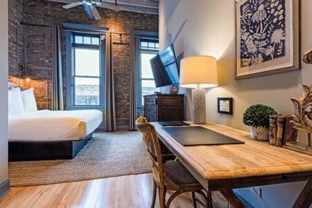 Hip Urban Loft - Small Town Charm - 124 Lofts #1 West Dundee Dış mekan fotoğraf